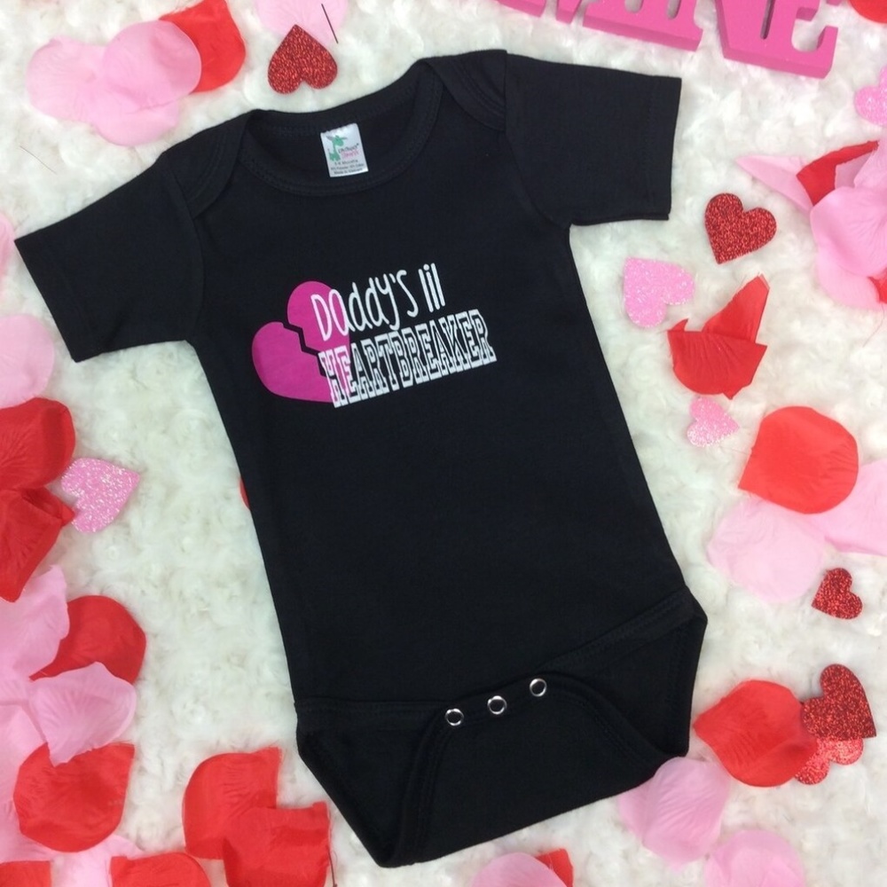 NEW Valentines Day Daddys Lil Heartbreaker Onesie - Picture 2 of 3